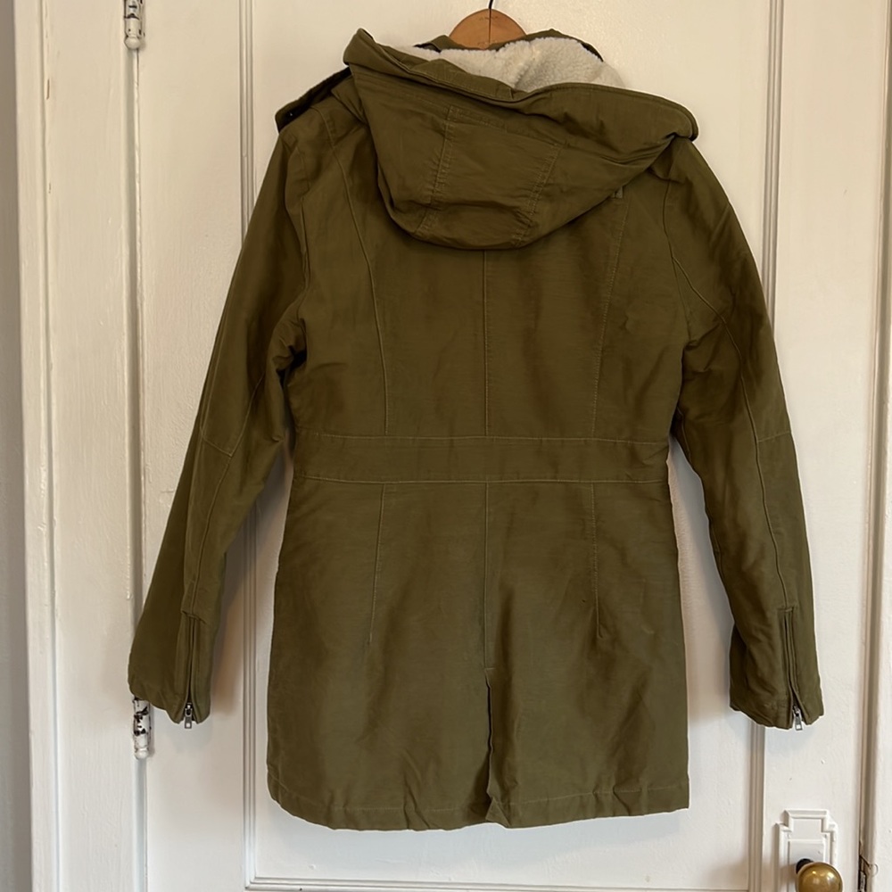 Quilted and Fleece Lined Northface Coat - Picture 2 of 4